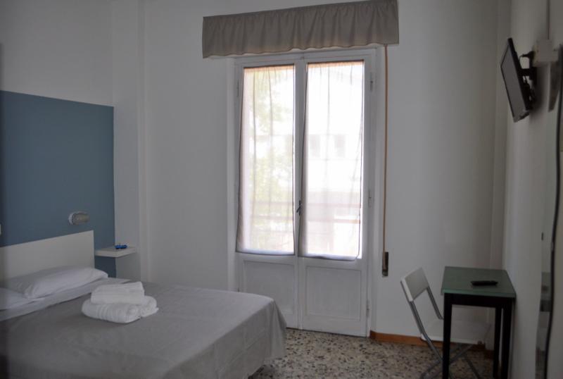 Hotel Urano Каттоліка Екстер'єр фото